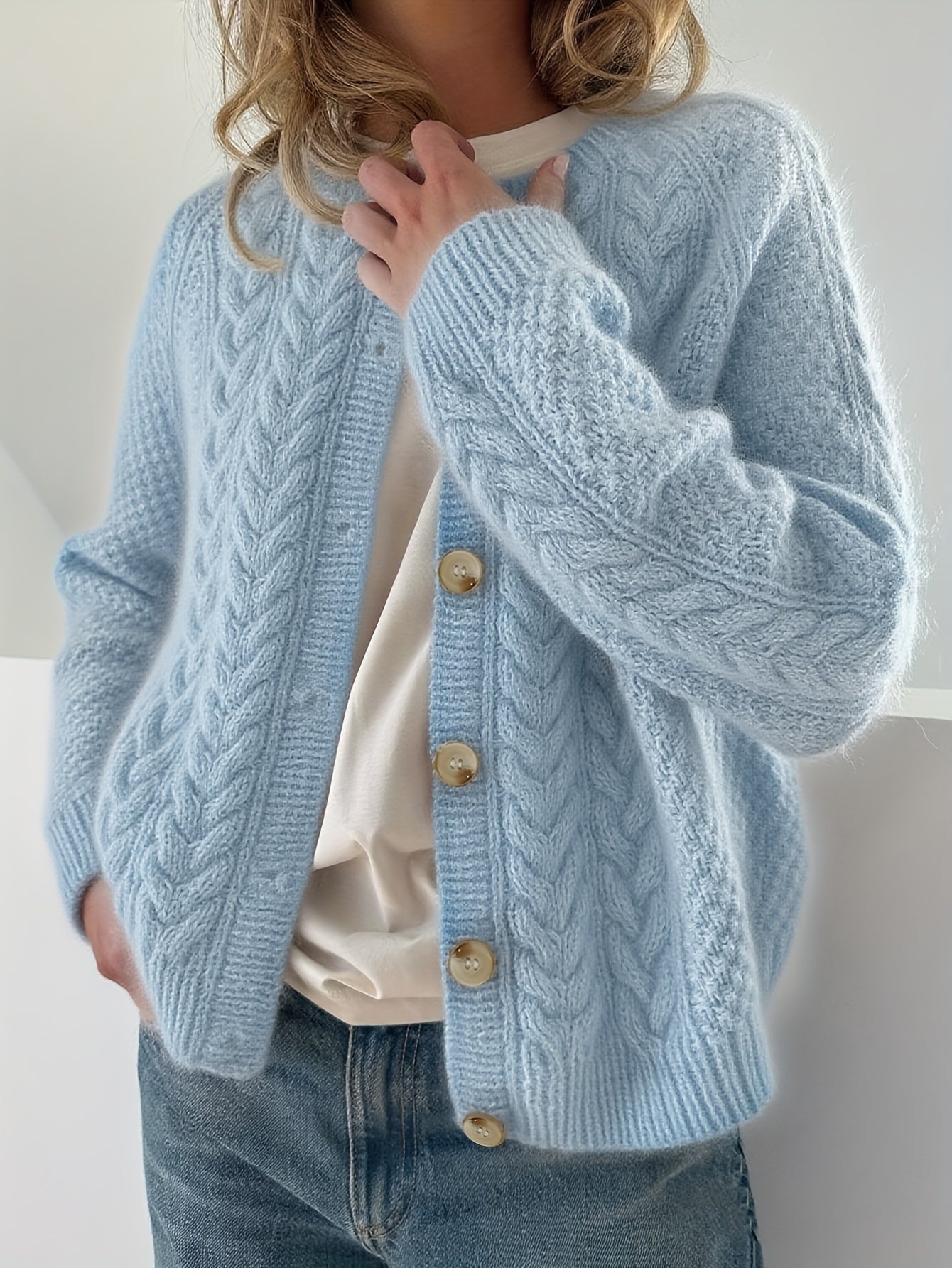 Dwina™ Strickjacke mit Knöpfen und Zopfmuster