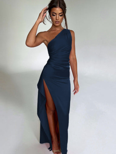 Schickes One-Shoulder-Kleid
