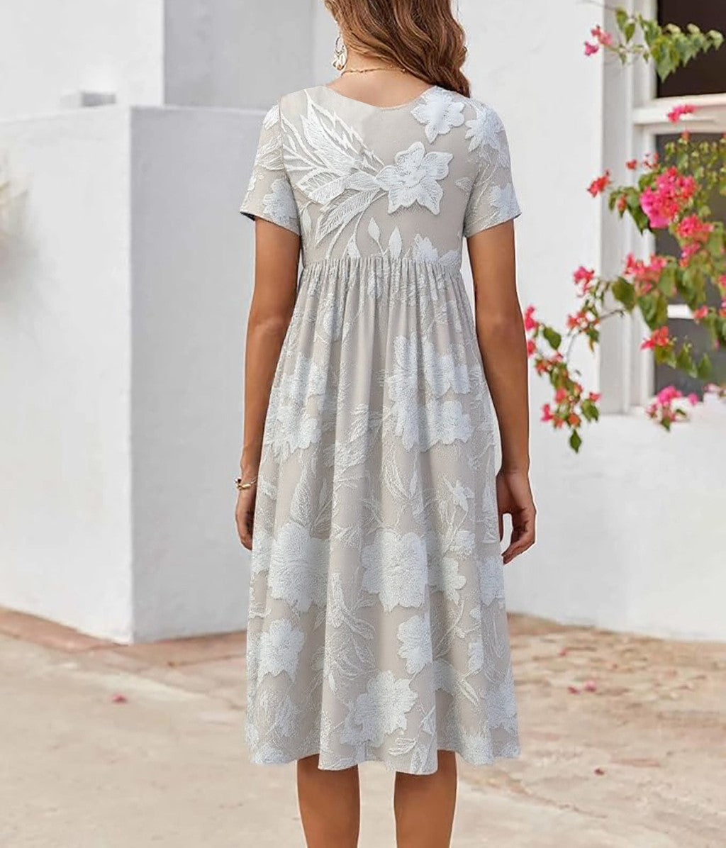 Zeitloses Rundhalskleid