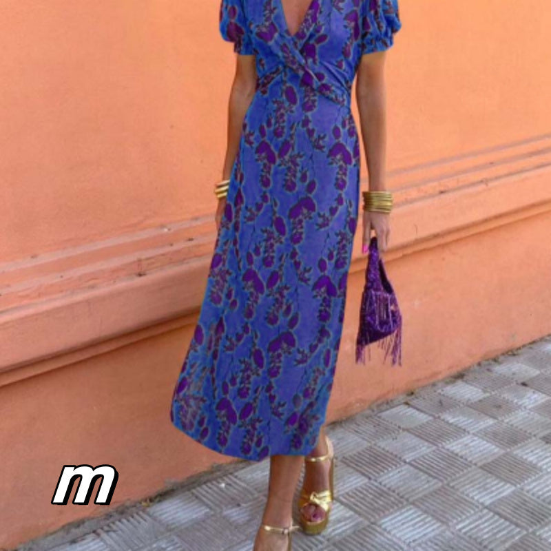 Kleid mit Schlitz und Blumenmuster