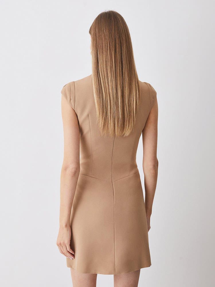 Figurbetontes Minikleid