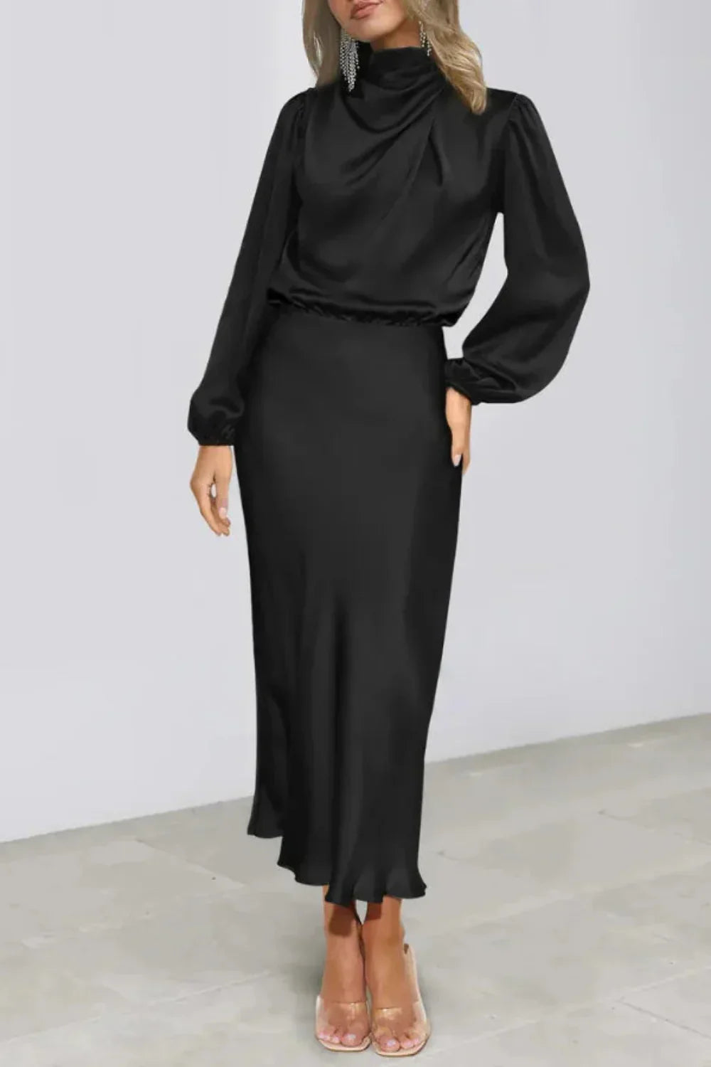 Audrey | Damen Satin Maxikleid Mit Hohem Kragen Und Langarm