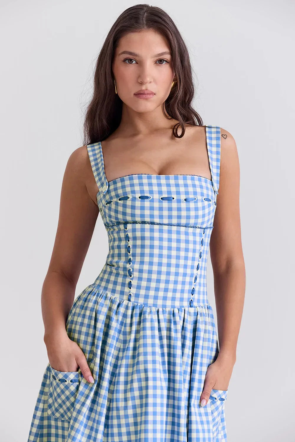 Mila | Damen Midikleid Mit Karomuster, Trägern Und Fronttaschen
